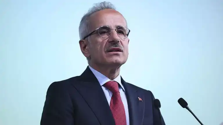 Bakan: 16 Yaş Altı Sosyal Medyada Olmamalı