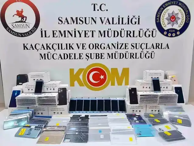 Samsun'da 572 Kaçak Telefon Parçası Ele Geçirildi